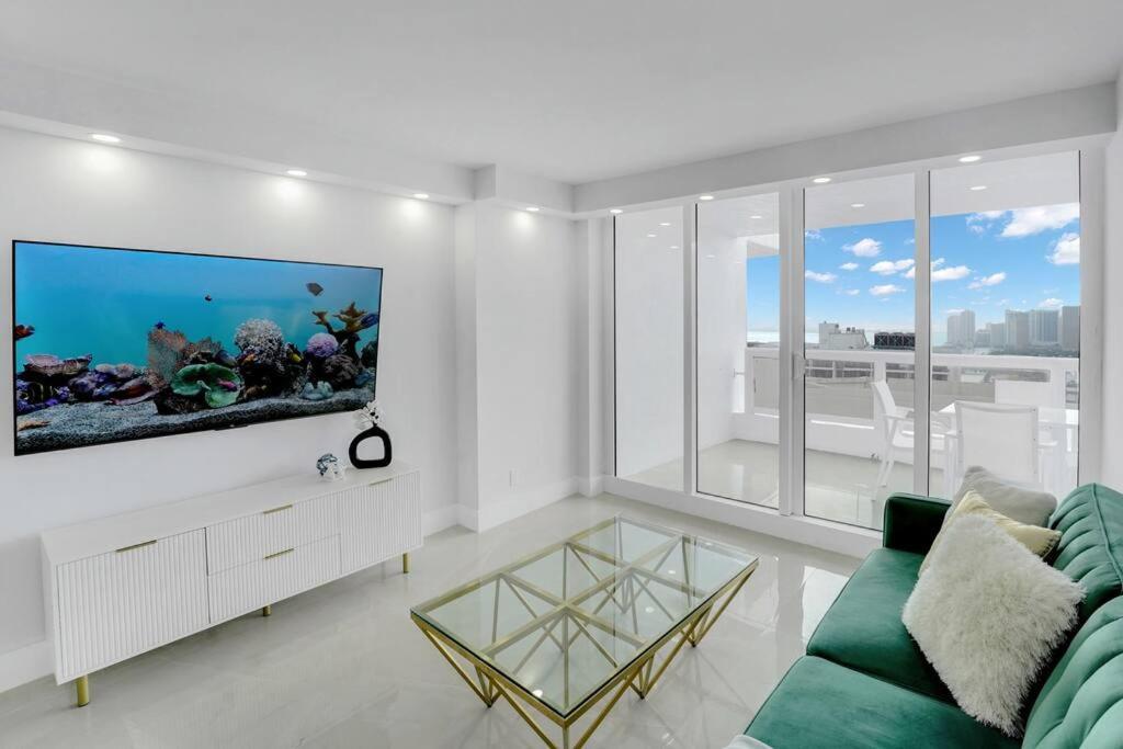 Shades Of Miami Sky Penthouse! Newly Renovated Leilighet Eksteriør bilde